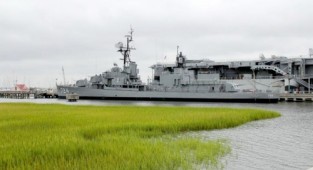Фотообзор - американский эсминец USS Laffey (27 фото)