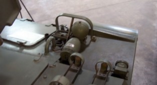Фотообзор - французский основной танк AMX-30B2 (75 фото)