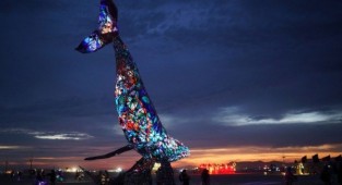 Самые впечатляющие арт-инсталляции фестиваля Burning Man 2016 (10 фото)