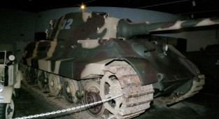 Немецкий тяжелый танк King Tiger (37 фото)