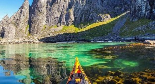 Каякер делает потрясающие фотографии норвежских фьордов и публикует их в Instagram (15 фото)