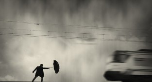 Мужчина и зонтик как символ одиночества в мире (19 фото)