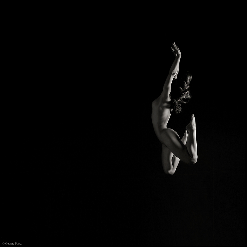 Танец Обнаженных Девушек – Мастер (2012)