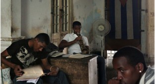 Photojournalist Sergei Maximishin. Cuba. Music school (18 pictures)