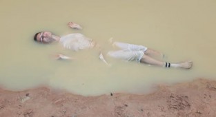 Nude Surrealism in Photographs by AnaHell