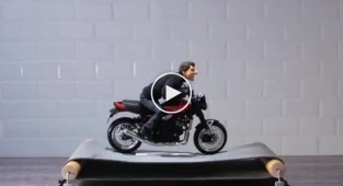 Ляльковий аніматор відтворив трюки Тома Круза з фільмів «Місія нездійсненна»