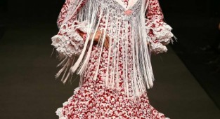 Flamenco style dresses (153 photos)