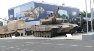 Leopard 2 PSO/2A7+ (24 photos)
