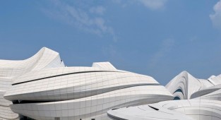 Центр культуры и искусств Meixihu International Culture & Arts Centre от Zaha Hadid Architects (34 фото)