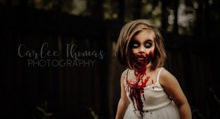 Мама устроила зомби-фотосессию с дочерьми к Хэллоуину и получила смертельные угрозы от троллей (10 фото)