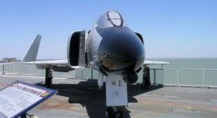 Фотоогляд - американський винищувач-бомбардувальник McDonnell Douglas F-4A (145313) Phantom II (28 фото)