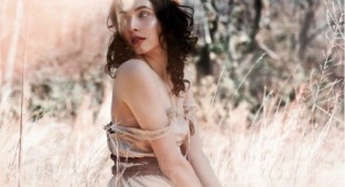 Forest fantasies with an element of drama Kelly Steffey (16 photos)