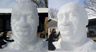 Канадский художник слепил снеговика в виде Джорджа Флойда, но не учел, что снег - белый (6 фото)