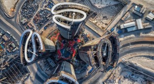 Небоскребы Дубая с высоты птичьего полета: потрясающие снимки с дрона (10 фото)