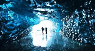 Ice caves of the Vatnajökull glacier (34 photos)
