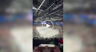 Хокей, знятий панорамною вінтажною камерою