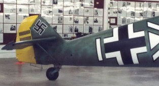 German fighter ME-109E (33 photos)