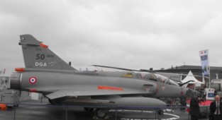French fighter Dassault Mirage 2000 B (35 photos)
