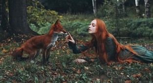 Сказочные портреты рыжеволосых девушек-моделей с лисицей (15 фото)