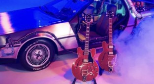 Компания Gibson воссоздала гитару из фильма 