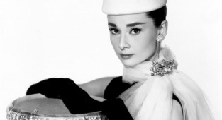 Audrey Hepburn's hat fashion (15 photos)