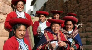 Peruvian national costume (21 photos)