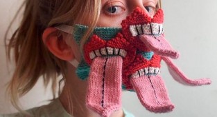 Исландская художница вяжет маски для любителей монстров (14 фото)