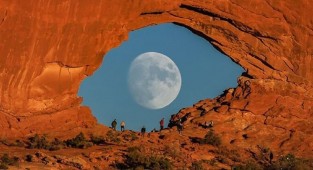 Фотограф снимает невероятную Луну без фотошопа (31 фото)