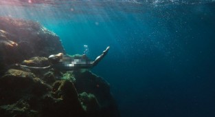 Обнаженные молодые девушки в фотопроекте Кейт Беллм «Подводный мир» (26 фото)