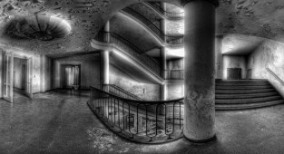 Невероятные фотографии лестниц от Нильса Айсфельда (31 фото)