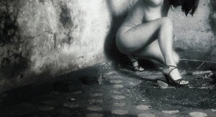 Photo art by Denis Katin (32 photos) (erotica)