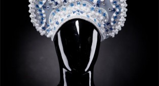 Photoshoot of hats for the Snow Maiden (15 photos)