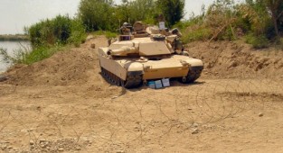 Основной боевой танк США - Abrams (44 фото)