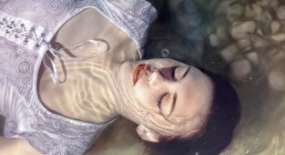 Dutch hyperrealist artist paints mermaids (10 photos)
