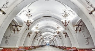 The photographer showed all the luxury of Russian metro stations without people (20 photos)