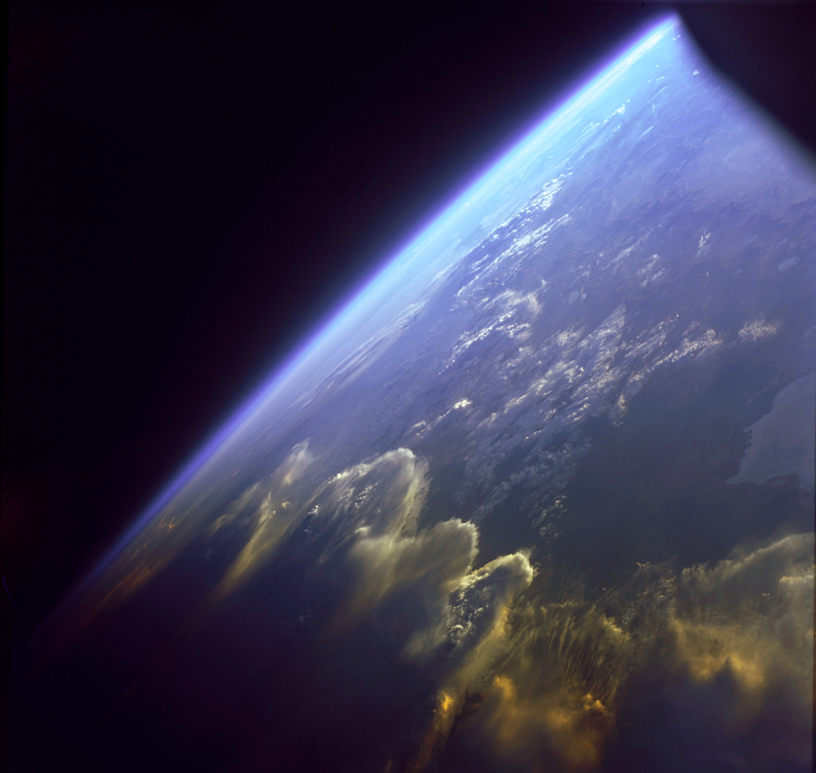 Новая земля в космосе. Земля из космоса. Вид земли из космоса. Снимок космоса. Космические снимки.