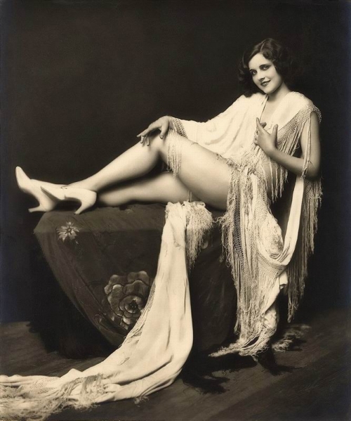 Фотографии девушек 1920-х годов (20 фото)