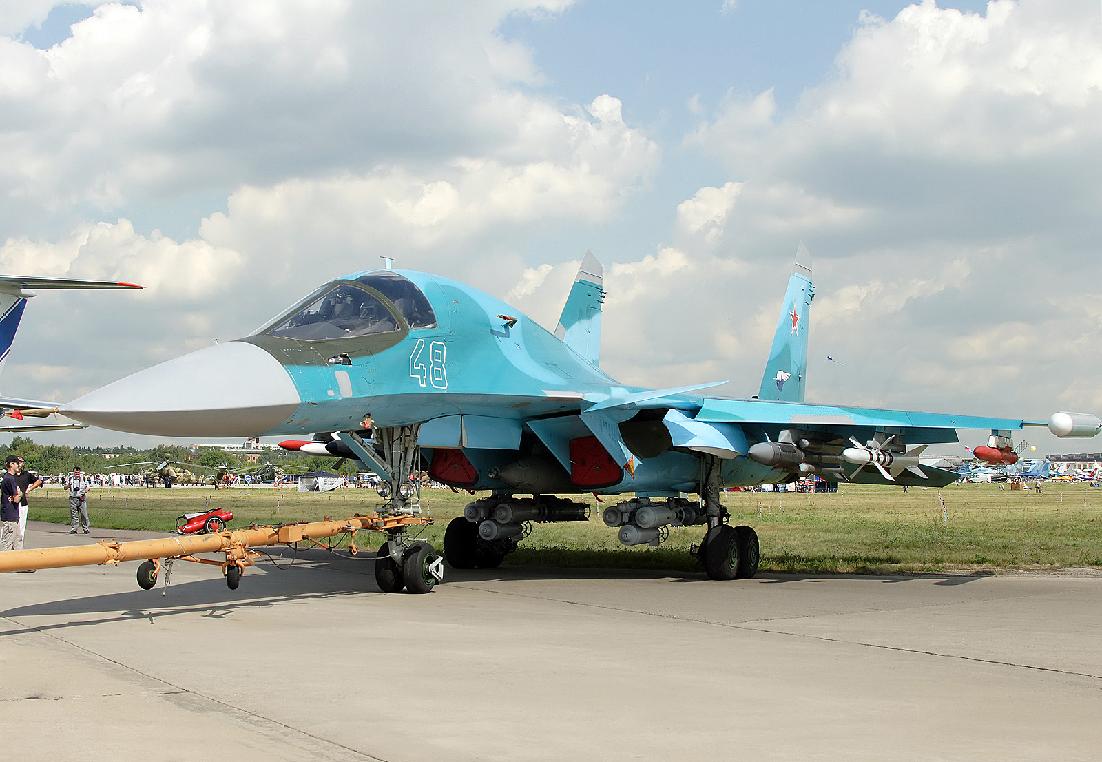 Каб сухой. Су-34м. Су-34 вооружение. Су 34 прототип. Су-34 бомбардировщик.