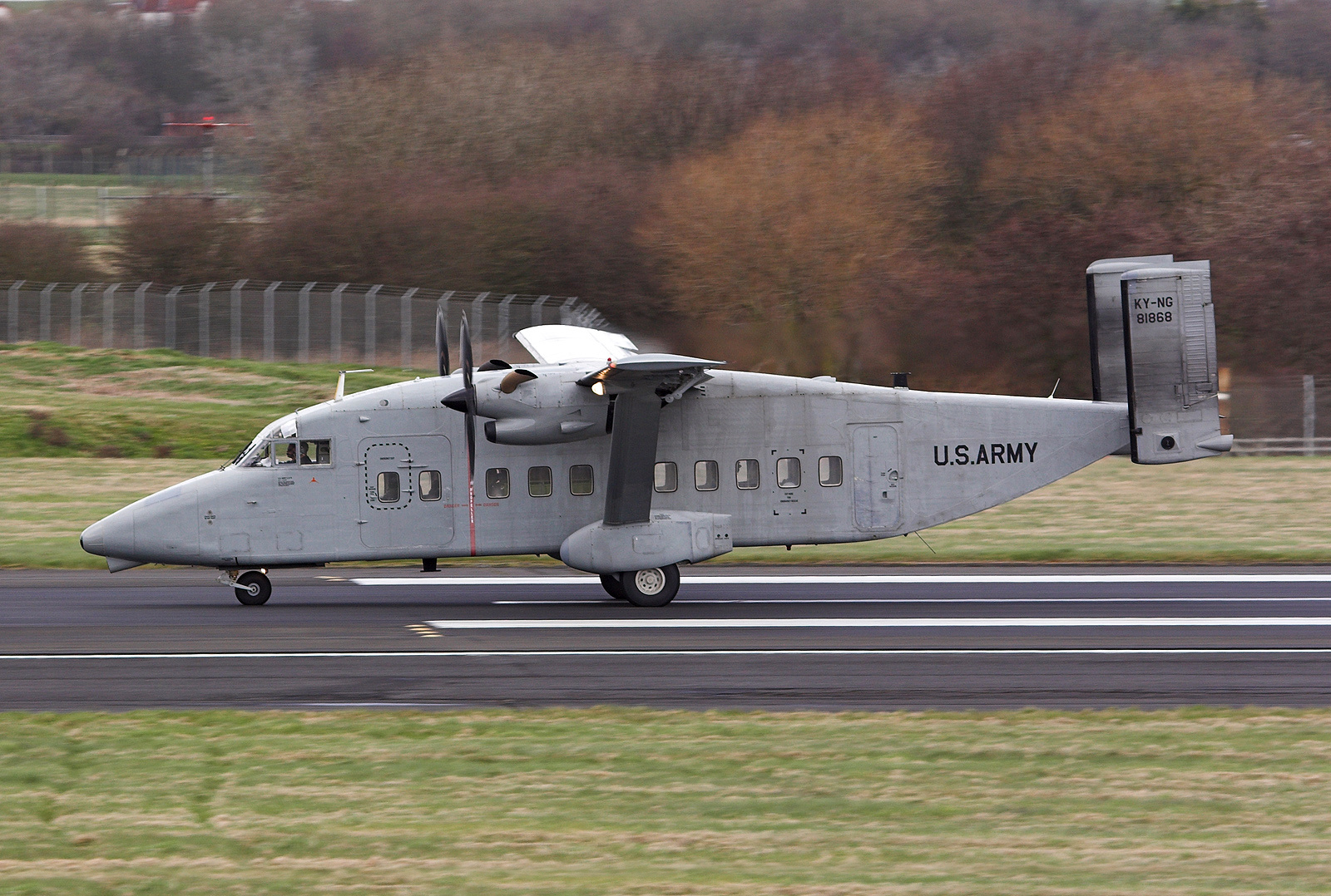 B 23 c. C-23b Sherpa. Io-305 самолет. Short c. Redemy c23.