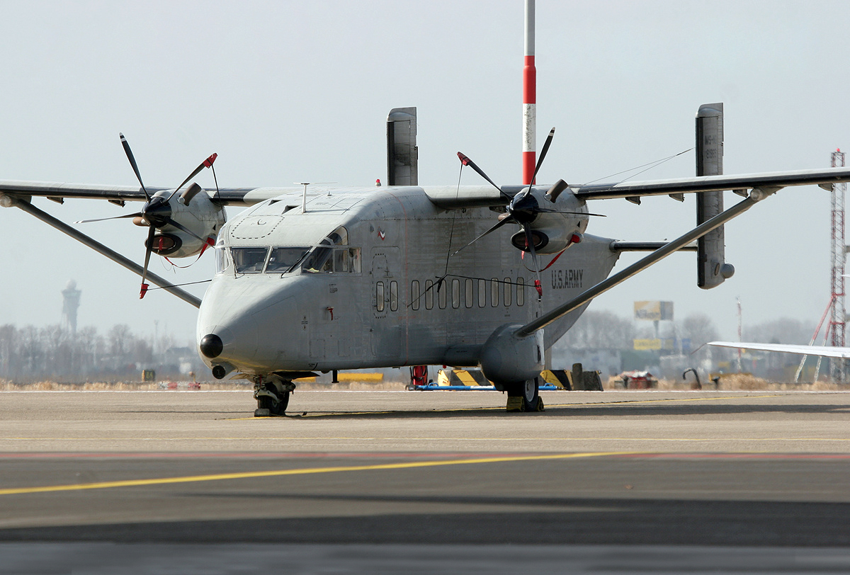 B 23 c. Транспортный самолет США C-27j Спартан. C-23b Sherpa. Легкие военно транспортные самолеты. Легкий военно транспортный самолет.