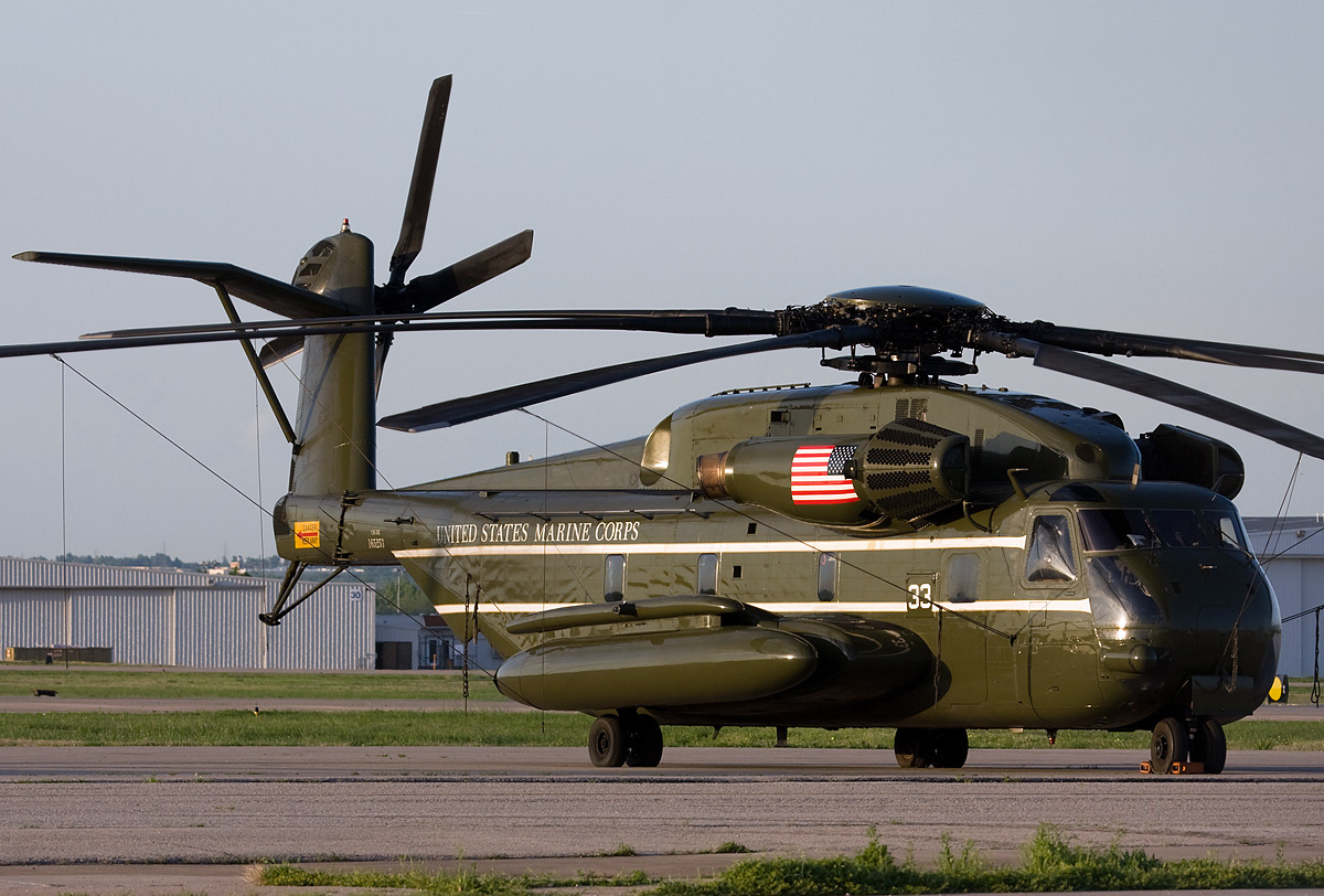 Sikorsky ch 53e super stallion. Sikorsky Ch-53e. Sikorsky Ch-53 Sea Stallion. Сикорский Ch-53e super Stallion. Sikorsky Ch-53e super Stallion чёрный.