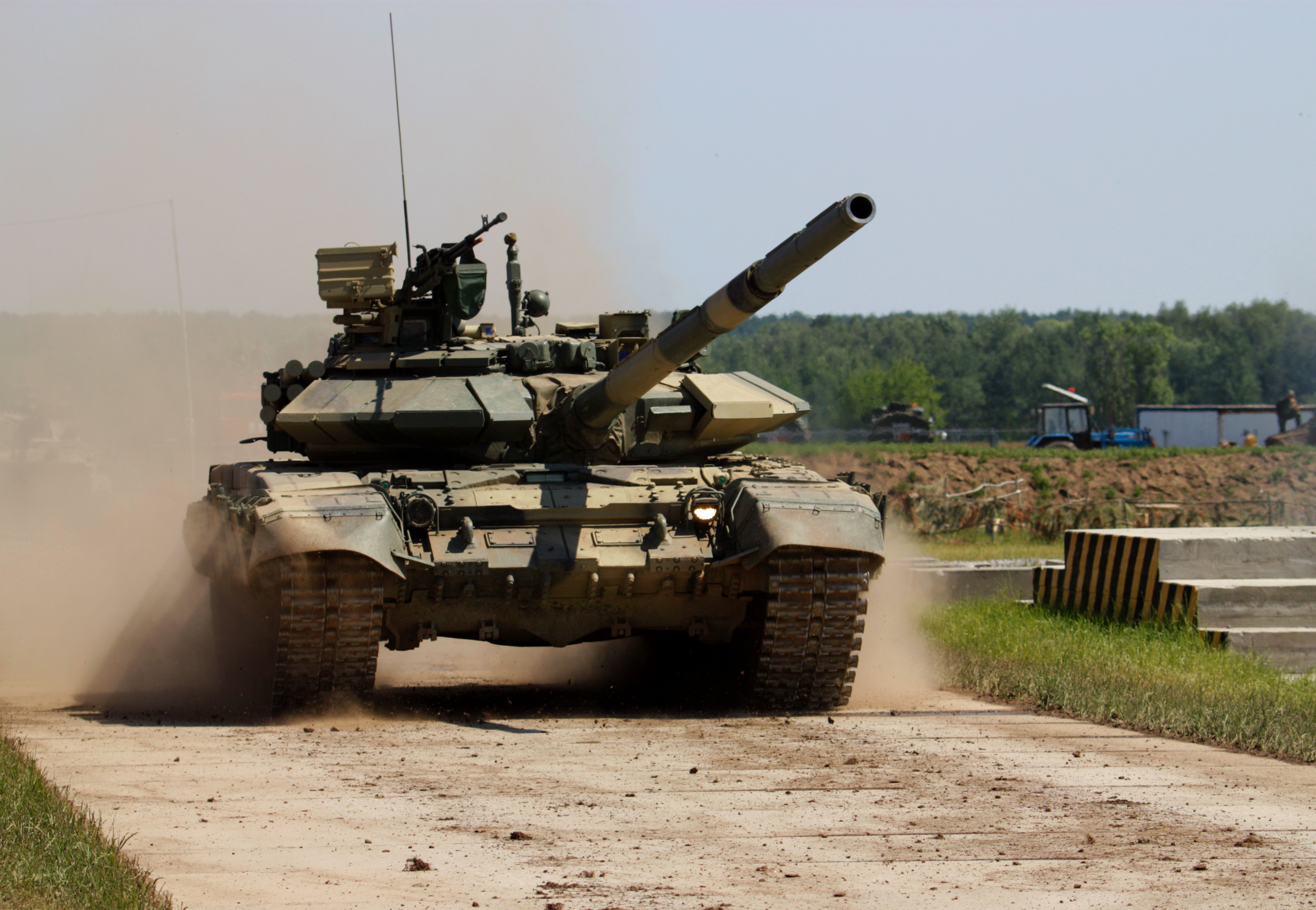 Армейский т. Т-90 Бурлак. Т-90мс. Военная техника танк т90. Военный танк т 90.