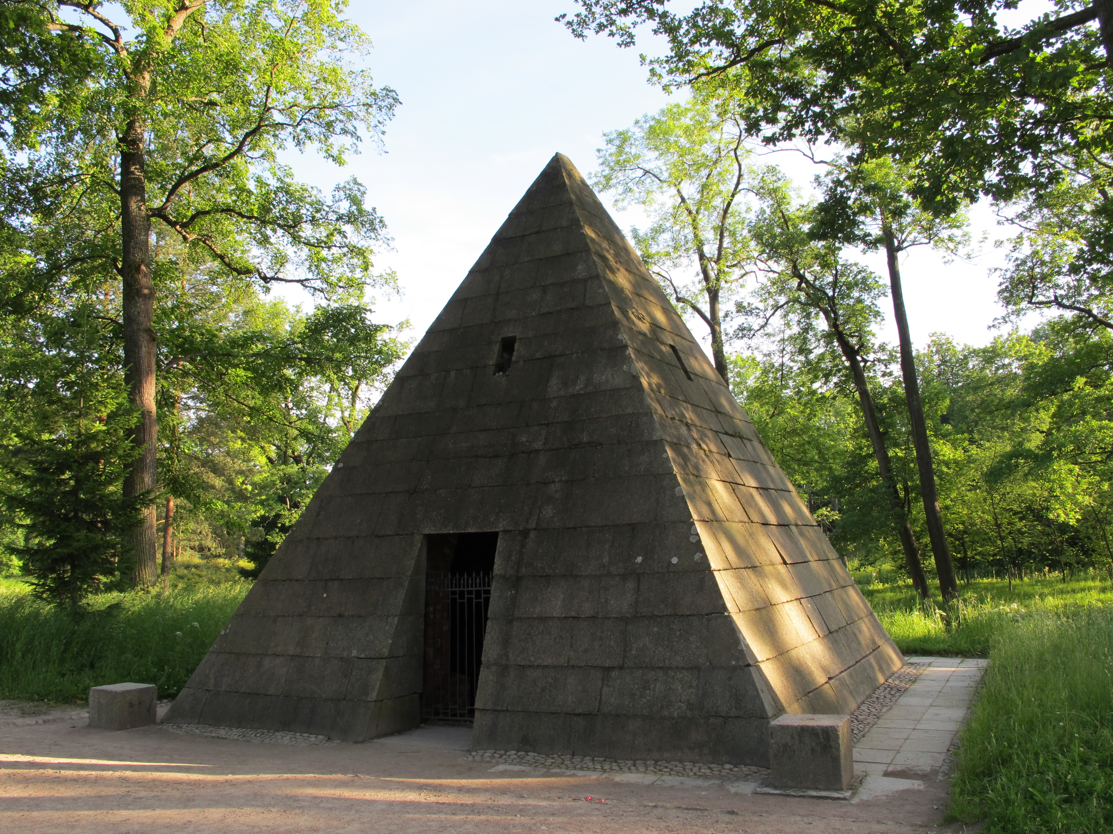 Пирамида сальск