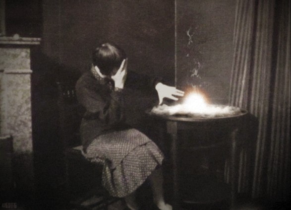 Unique Historical Photos in Motion (8 GIFs)